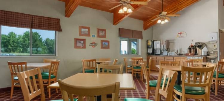 圣詹姆斯速8酒店(Super 8 by Wyndham St. James)图片