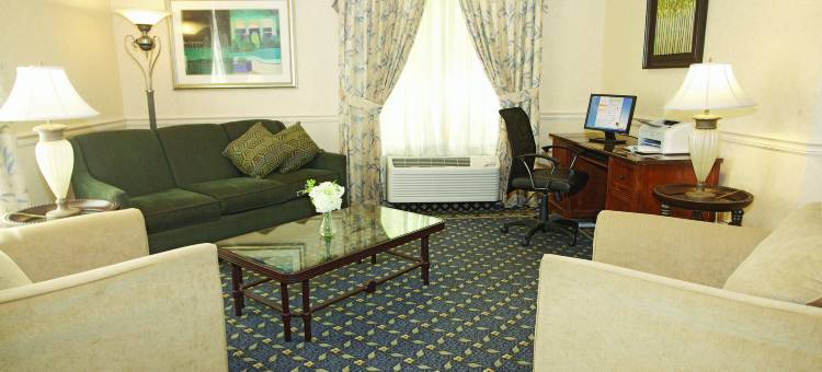 密尔沃基西南新柏林拉昆塔温德姆套房酒店(La Quinta Inn & Suites by Wyndham Milwaukee SW New Berlin)图片