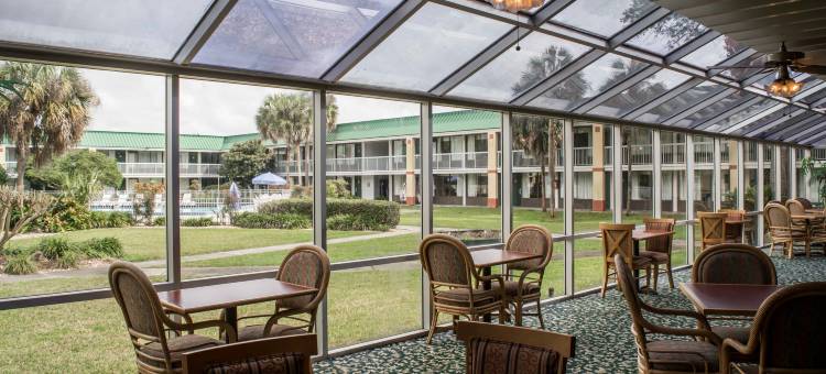 布鲁克斯维尔I-75-戴德市凯艺套房酒店(Quality Inn & Suites Brooksville I-75-Dade City)图片