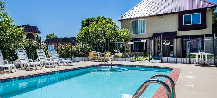 厄本代尔-得梅因西北伊克诺旅馆(Econo Lodge Urbandale - Northwest des Moines)图片