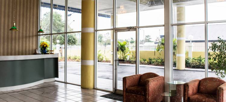 克利尔沃特拉戈罗德威酒店(Rodeway Inn Clearwater-Largo)图片