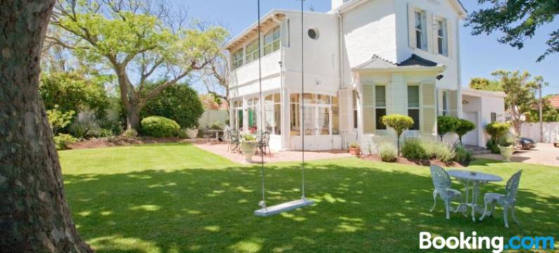 布鲁克兰楼旅馆(Brooklands House)图片