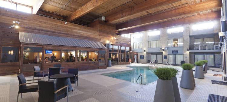 瑞佛史托克桑德曼酒店(Sandman Hotel Revelstoke)图片