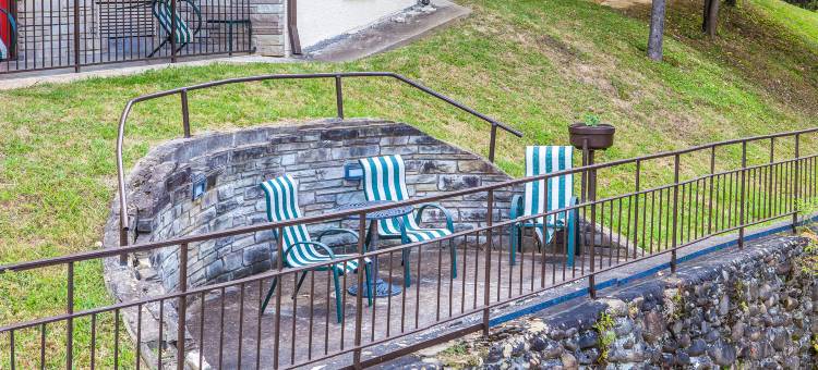 里弗伊克诺旅馆套房酒店(Econo Lodge Inn & Suites on the River)图片