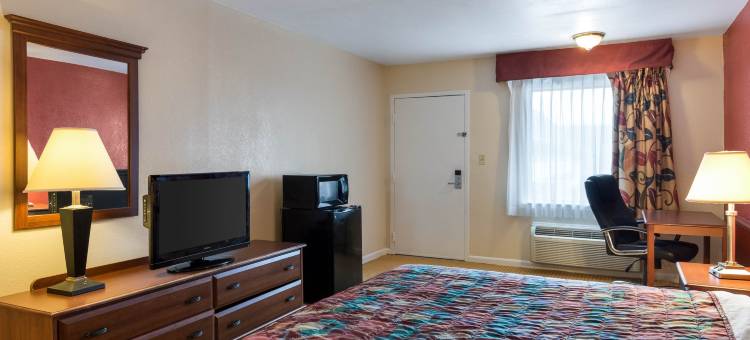 弗吉尼亚朴茨茅斯 6 号汽车旅馆(Motel 6 Portsmouth, VA)图片