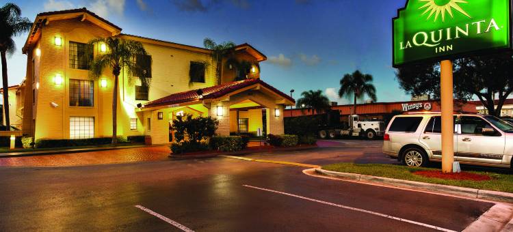 迈阿密机场北拉昆塔温德姆酒店(La Quinta Inn by Wyndham Miami Airport North)图片
