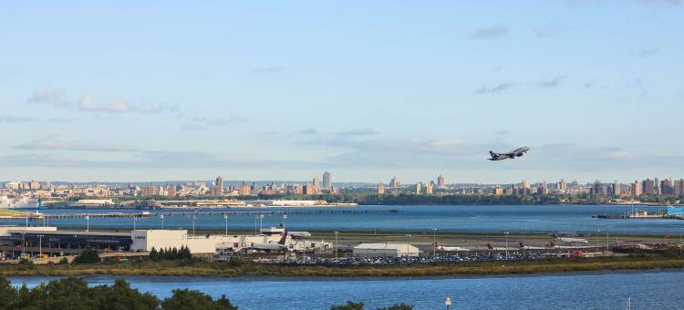 纽约拉瓜迪亚机场/芙拉世迎万枫酒店(Fairfield Inn New York LaGuardia Airport/Flushing)图片