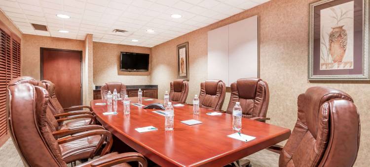 哥伦布北拉昆塔温德姆套房酒店(La Quinta Inn & Suites by Wyndham Columbus North)图片