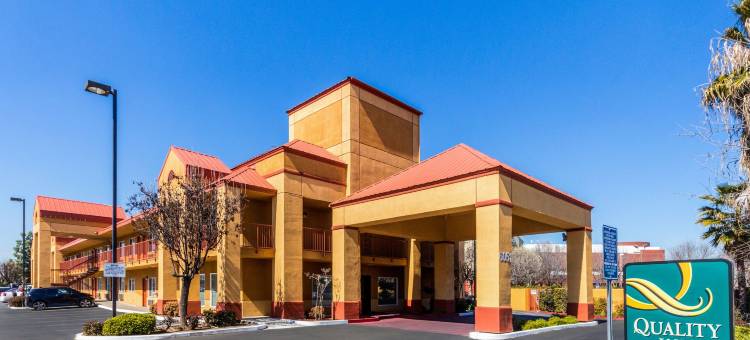 弗雷斯诺近大学凯艺酒店(Quality Inn Fresno Near University)图片