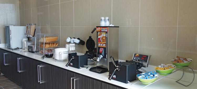 阿马里洛机场拉昆塔温德姆套房酒店(La Quinta Inn & Suites by Wyndham Amarillo Airport)图片