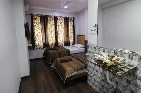 Hotel Sai Yatri Hotel Reviews And Room Rates - 
