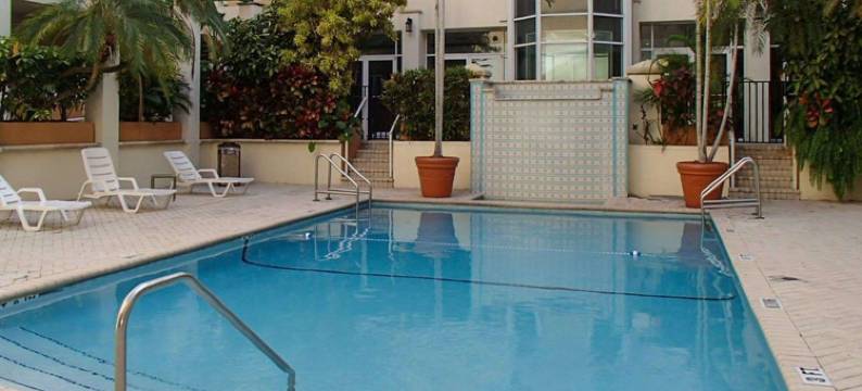 南迈阿密-科勒尔盖布尔斯罗德威旅馆(Rodeway Inn South Miami - Coral Gables)图片