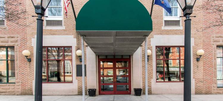 希彭斯堡大学凯隆套房酒店(Clarion Hotel & Suites University-Shippensburg)图片