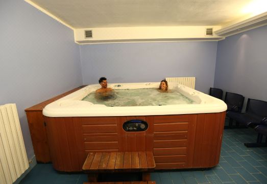 Albergo Quarto PirovanoHotel Overview