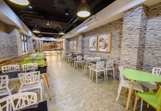 Six Fukun Hotel Hotel Overview