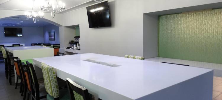 贝斯特韦斯特优质基西米 - 布埃纳文图拉湖南方优质套房酒店(Best Western Plus Kissimmee-Lake Buena Vista South Inn  Suites)图片