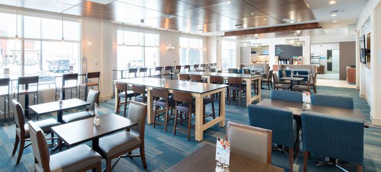 红鹿北智选假日酒店(Holiday Inn Express Red Deer North)图片