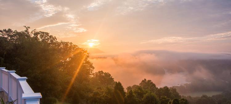 河湾酒店(Inn at Riverbend)图片