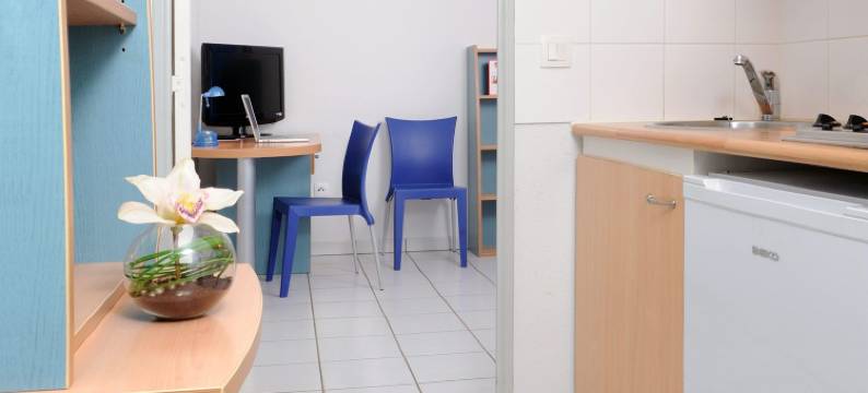 塞祖尔阿菲尔克雷蒙费兰德共和公园酒店(Séjours & Affaires Clermont Ferrand Park République)图片