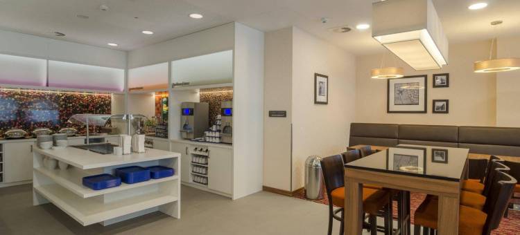 法兰克福市中心希尔顿欢朋酒店(Hampton by Hilton Frankfurt City Centre Messe)图片