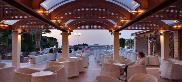 贝拉海滩酒店(Bella Beach Hotel)图片