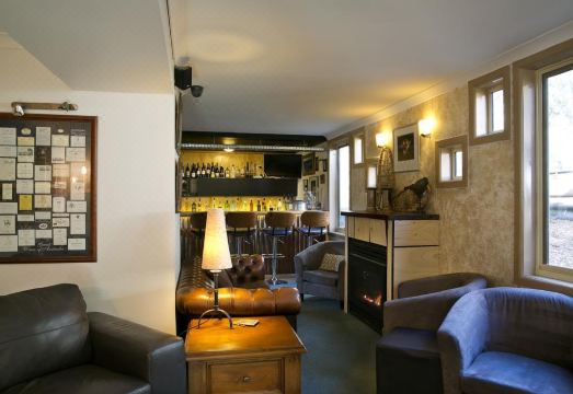 Feathertop Alpine Lodge Hotel Overview