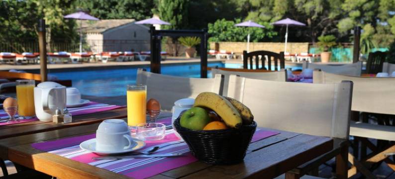 卡西斯花园 - 免费停车 & 加热泳池(Hotel Spa Cassis – Heated Pool & Parking)图片