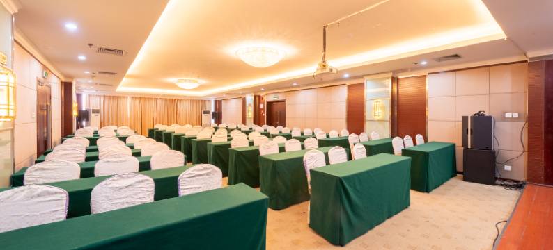 万国名园商务酒店(榆林火车站榆星广场店)图片