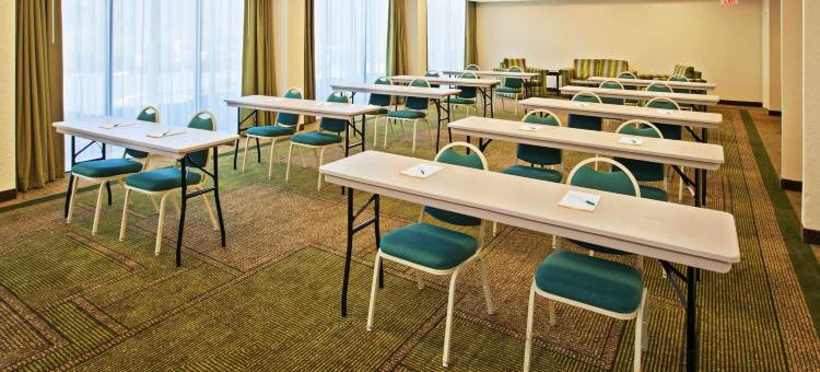 纳什维尔机场奥普里兰拉昆塔温德姆套房酒店(La Quinta Inn & Suites by Wyndham Nashville Airport/Opryland)图片