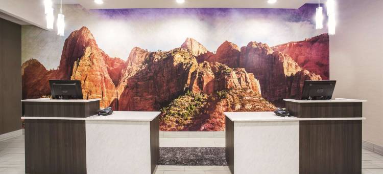 威尔金盖特威锡安拉昆塔温德姆套房酒店(La Quinta Inn & Suites by Wyndham la Verkin-Gateway to Zion)图片