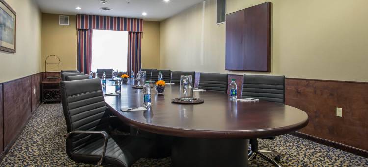 日内瓦湖城东舒适套房酒店(Comfort Suites Lake Geneva East)图片