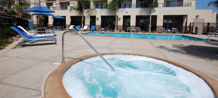 马丽娜盖特威贝斯特韦斯特优质酒店(Best Western Plus Marina Gateway Hotel)图片