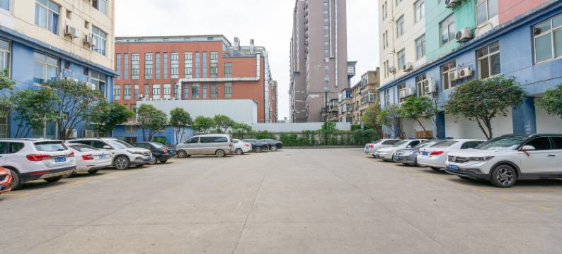 宜客商务酒店(虎泉地铁站华中师范大学东门店)图片