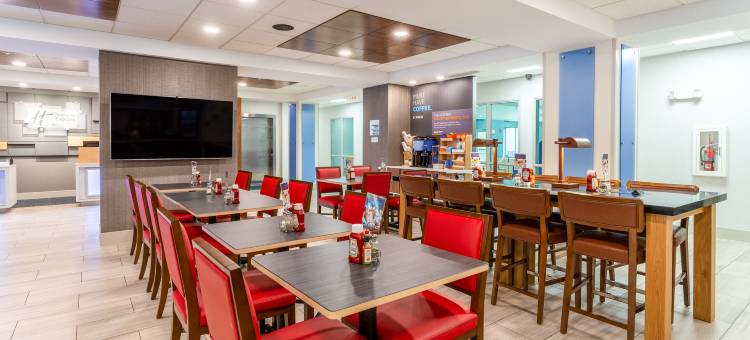 Holiday Inn Express 哈斯克尔中，韦恩区(Holiday Inn Express Haskell-Wayne Area)图片