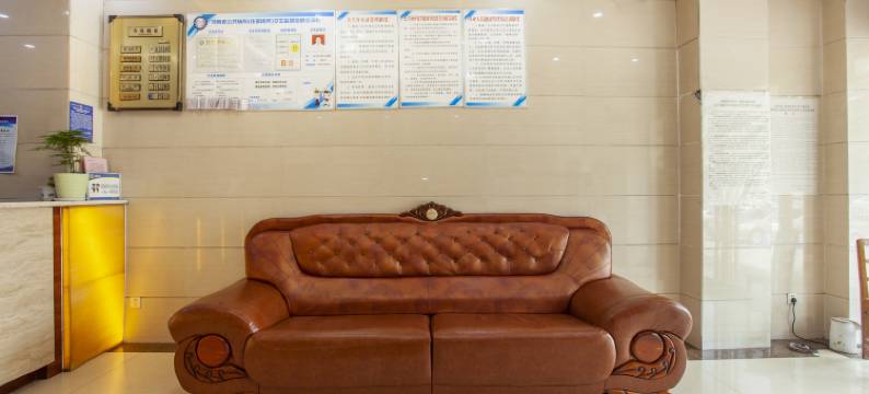 鹰龙商务酒店(平顶山火车站店)图片