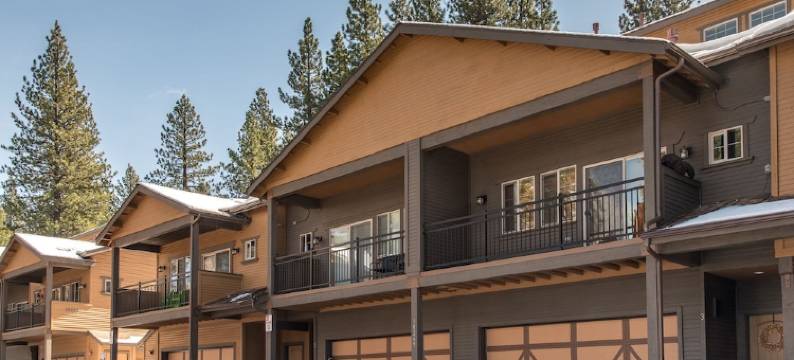 雷艾温特拉基适合步行之家酒店(Walk Friendly Truckee House by RedAwning)图片