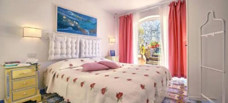 达芙妮别墅酒店(Villa Dafne Gulf Views Pool and Guest Services by Feeling Italy)图片