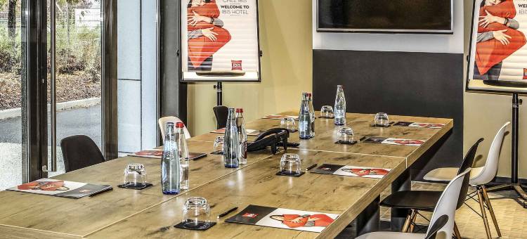 圣热尼普伊日内瓦宜必思酒店(法国边境内)(Ibis Saint-Genis-Pouilly Genève)图片
