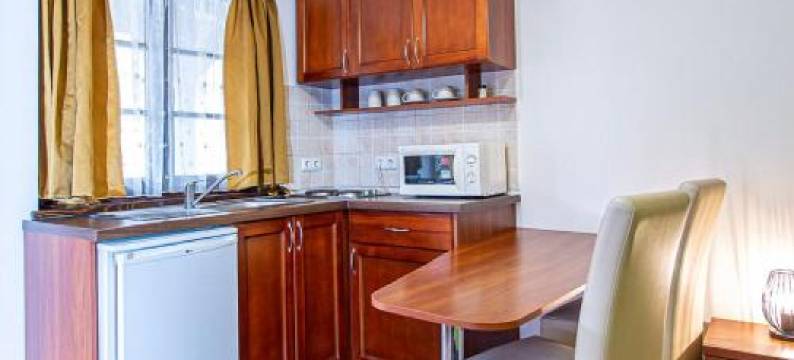 格勒尼巴拉兹斯扎罗公寓(Balázs Szálló)图片