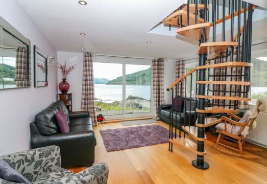 House on The Slip Hotel Overview