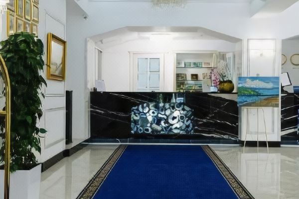 7 Avenue Hotel and Spa