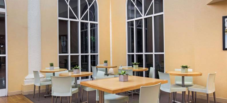 黎明城拉昆塔温德姆套房酒店(La Quinta Inn & Suites by Wyndham Sunrise)图片