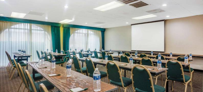 德里奥戴斯酒店(Days Inn by Wyndham Del Rio)图片