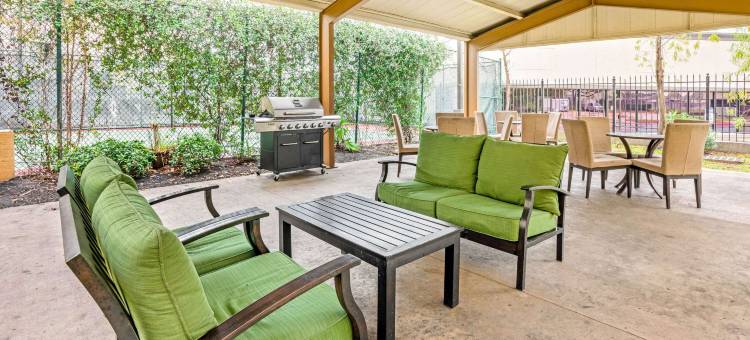 La Quinta Inn & Suites by Wyndham the Woodlands/Spring图片