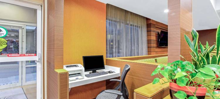 马纳萨斯战场拉昆塔温德姆套房酒店(La Quinta Inn & Suites by Wyndham Manassas Battlefield)图片