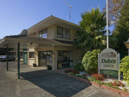 杜克米德威酒店