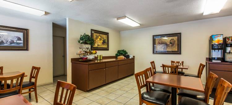 安大略米尔斯购物中心罗德威旅馆(Rodeway Inn Ontario Mills Mall)图片