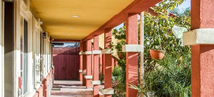 Rodeway Inn & Suites Near the Coliseum & Arena图片