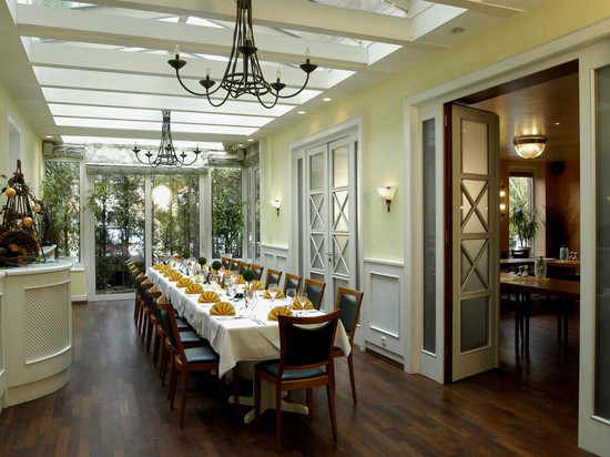 艾玛迪斯餐厅酒店