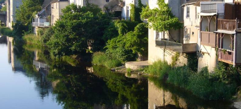 Le Canard Au Parapluie Rouge图片